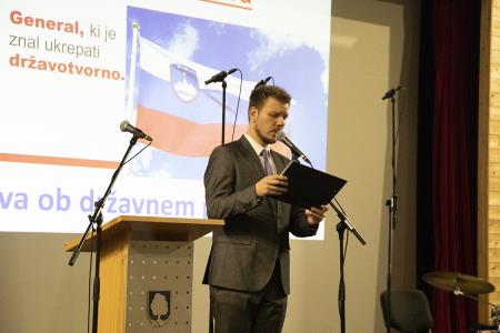 Ob državnem prazniku (6) moderator Aljaž Verhovnik